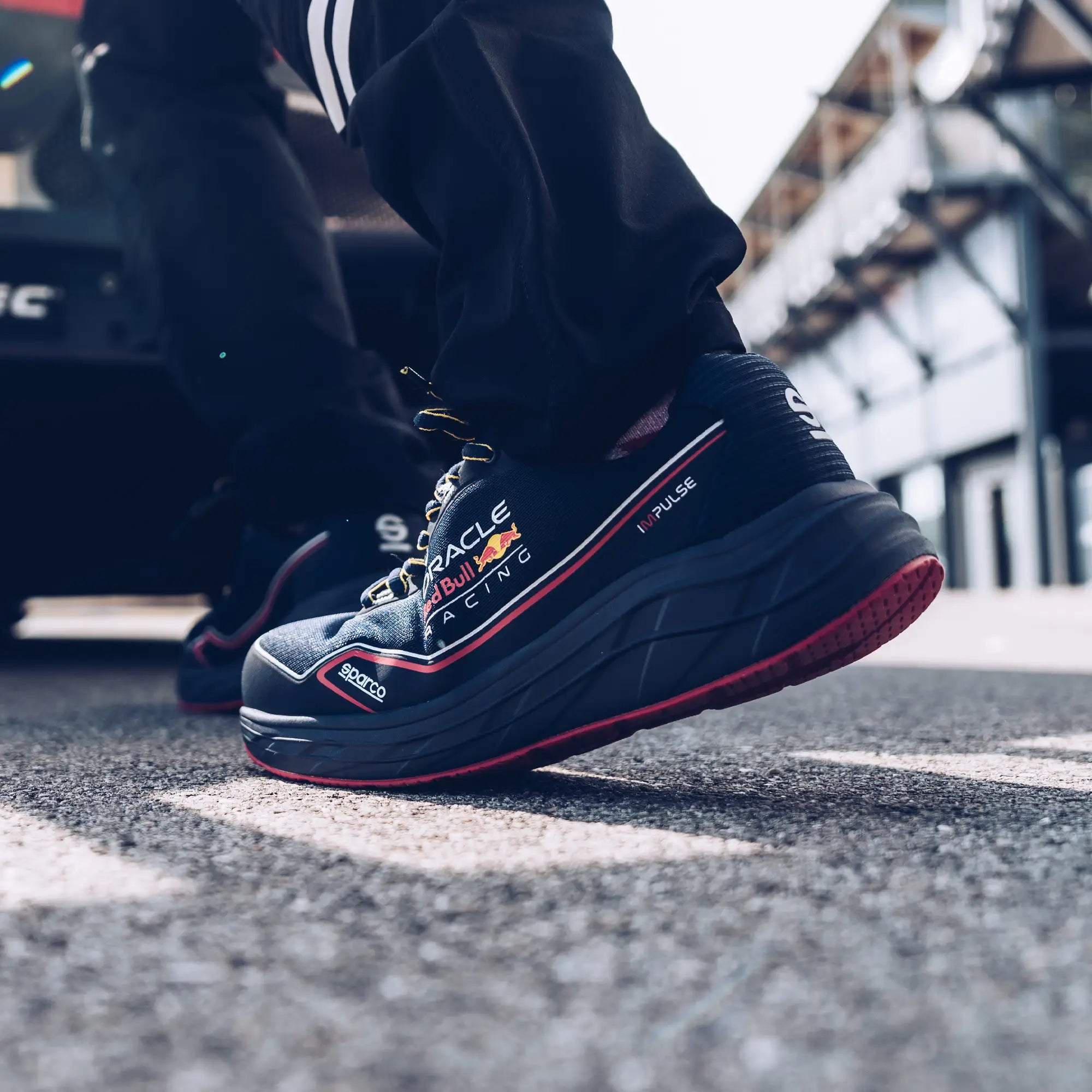 INCALTAMINTE DE PROTECTIE SPARCO - IMPULSE MILTON RED BULL (ESD S1PS SR FO HRO - EN ISO 20345:2022)